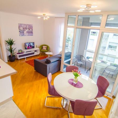 Split Apartment Sinisa Екстериор снимка