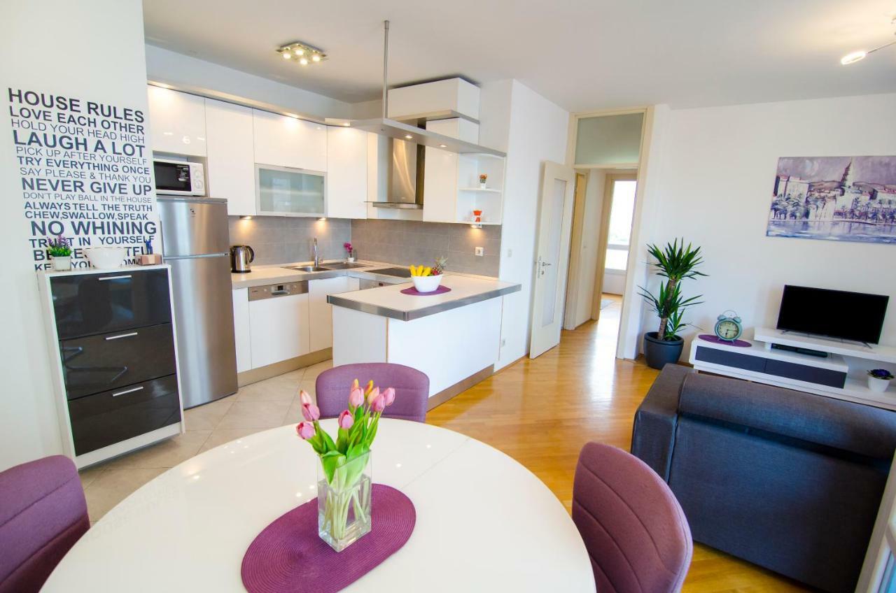 Split Apartment Sinisa Екстериор снимка