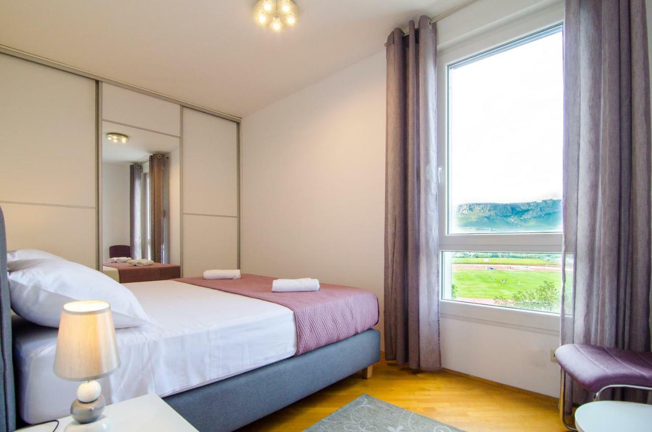 Split Apartment Sinisa Екстериор снимка